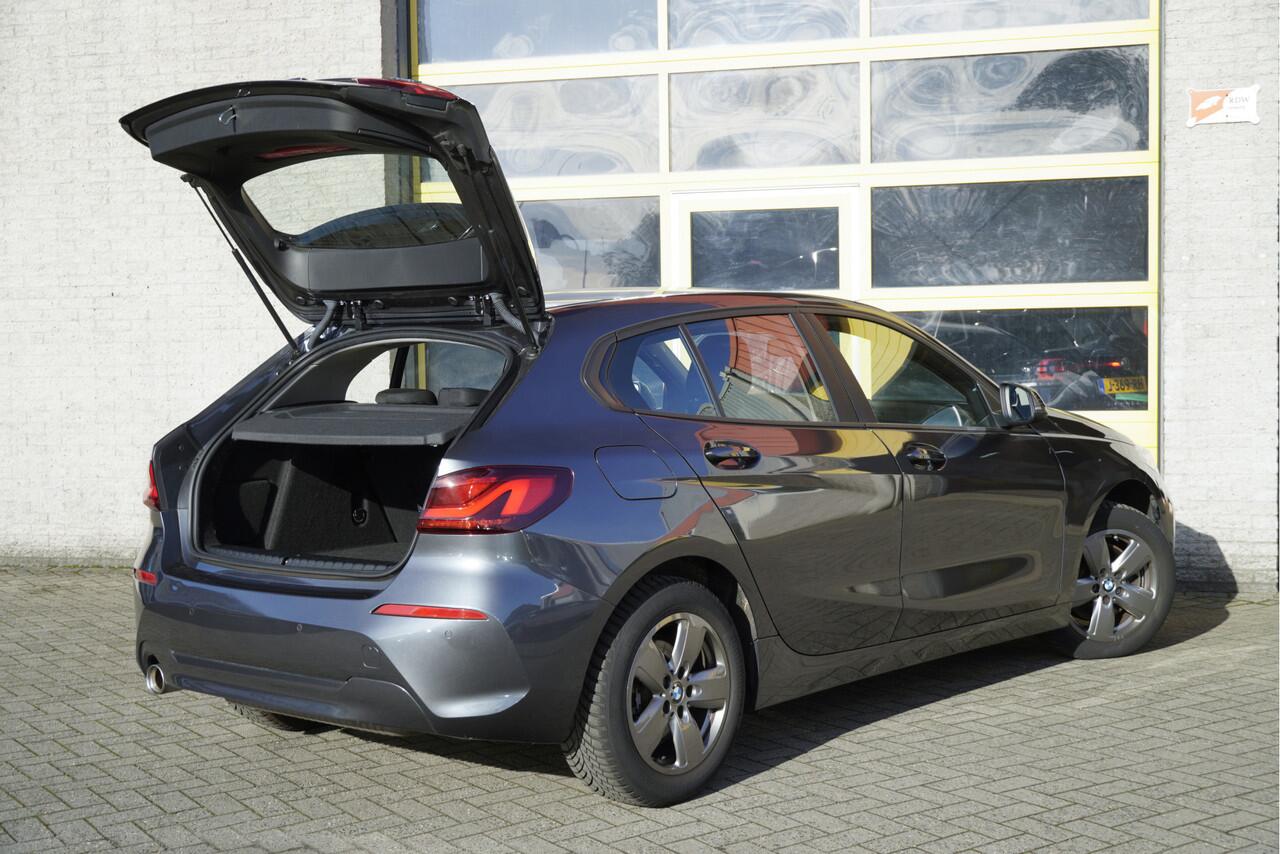 BMW 1-SERIE 118i Automaat! 5drs Executive BJ2020 Lmv 16" | Led | Pdc | Navi | Virtual cockpit | Climate control | Cruise control | Getint glas