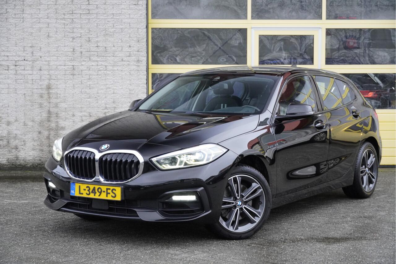 BMW 1-SERIE 116i Automaat! 5drs Sport Business Edition BJ2021 Lmv 17" | Led V+A | Pdc | Navi | Dashboard verlichting | Virtual cockpit | Climate control | Cruise control | Sportstoelen | Verwarmde voorstoelen | Getint glas