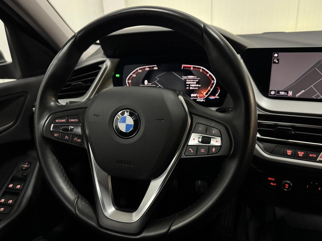 BMW 1-SERIE 118i 141 PK Executive Edition DIGI-DASH NAVI CAMERA PDC LMV