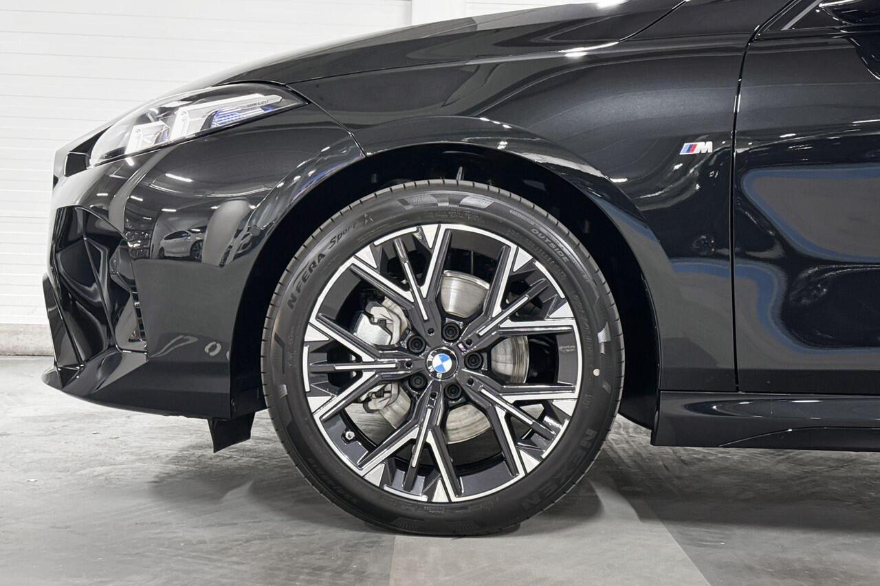 BMW 1-SERIE 120 | M-Sport Design | Premium Pack | Driving Assistant | Adaptive Led | Comfort Access | Selections