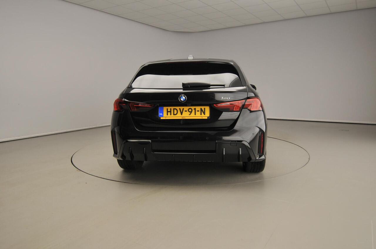BMW 1-SERIE 120 | M-Sportpakket | LED | Leder | Navigatie | Active cruise | Schuifdak | Keyles go | DAB | Harman-kardon sound | Alu 18 inch