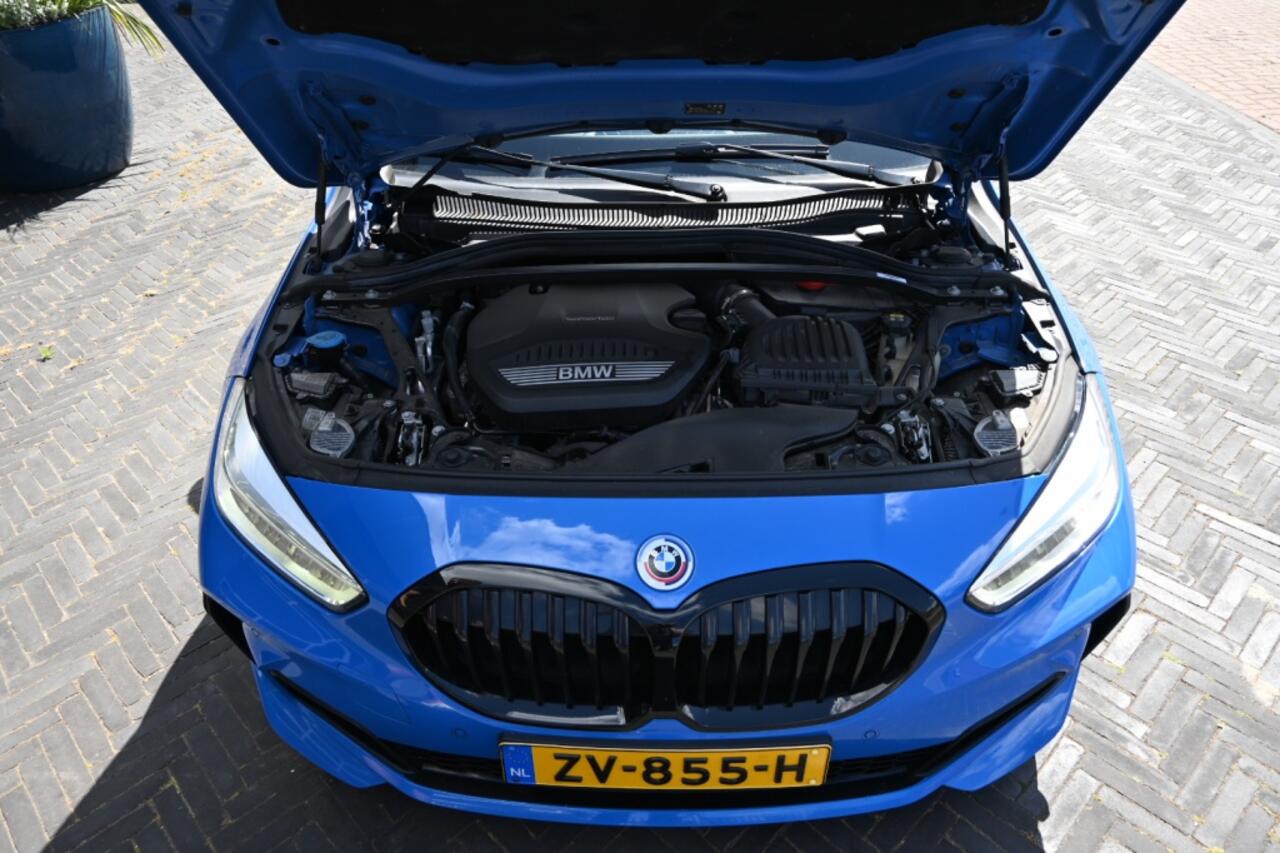 BMW 1-SERIE 118d Executive Ed. M sport full option trekhaak afneembaar