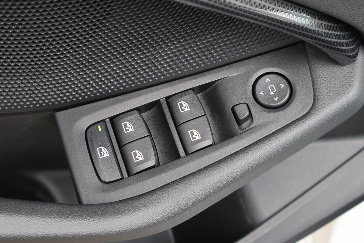 BMW 1-SERIE 118i | LED | Automaat | Clima | Camera |