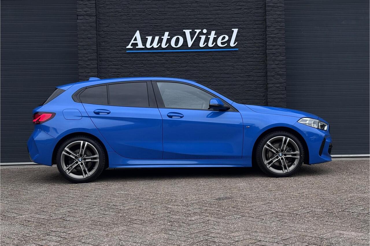 BMW 1-SERIE 118i M-sport | Stoel + Stuurverwarming | Camera | Adaptive Cruise | 2024