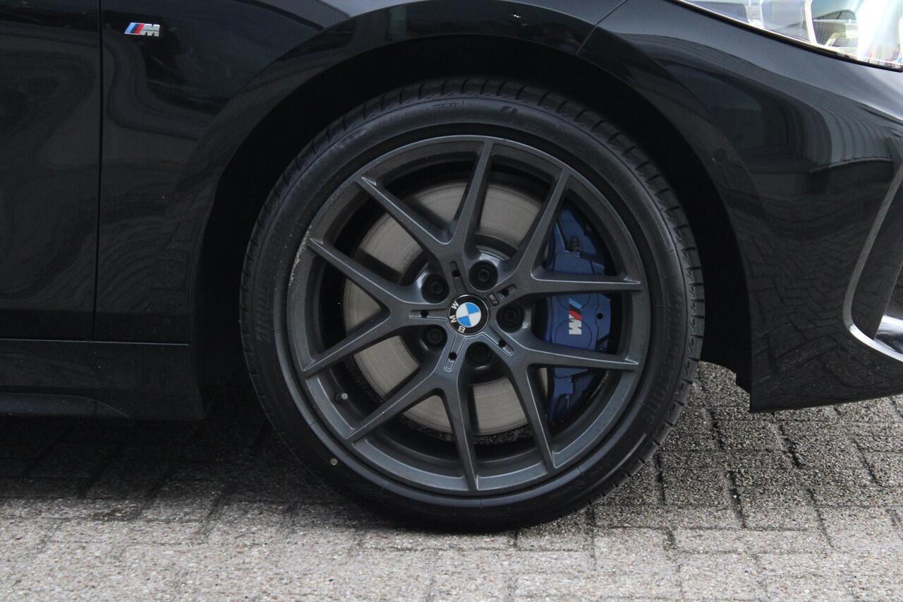 BMW 1-SERIE 120i High Executive Edition | ZUID | 178pk | Harman en Kardon | Panoramadak | Head-up display | M-Pakket