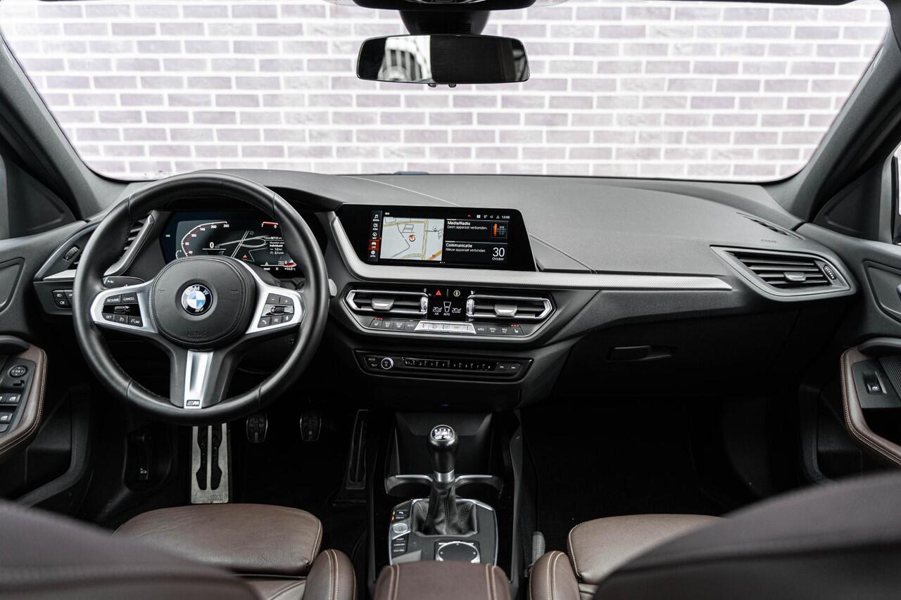 BMW 1-SERIE 116i Business Edition Plus | M-Sport | Cruise Control | LED Koplampen | Stoelverwarming | BMW Live Dashboard | Sportstoelen | Climate Control