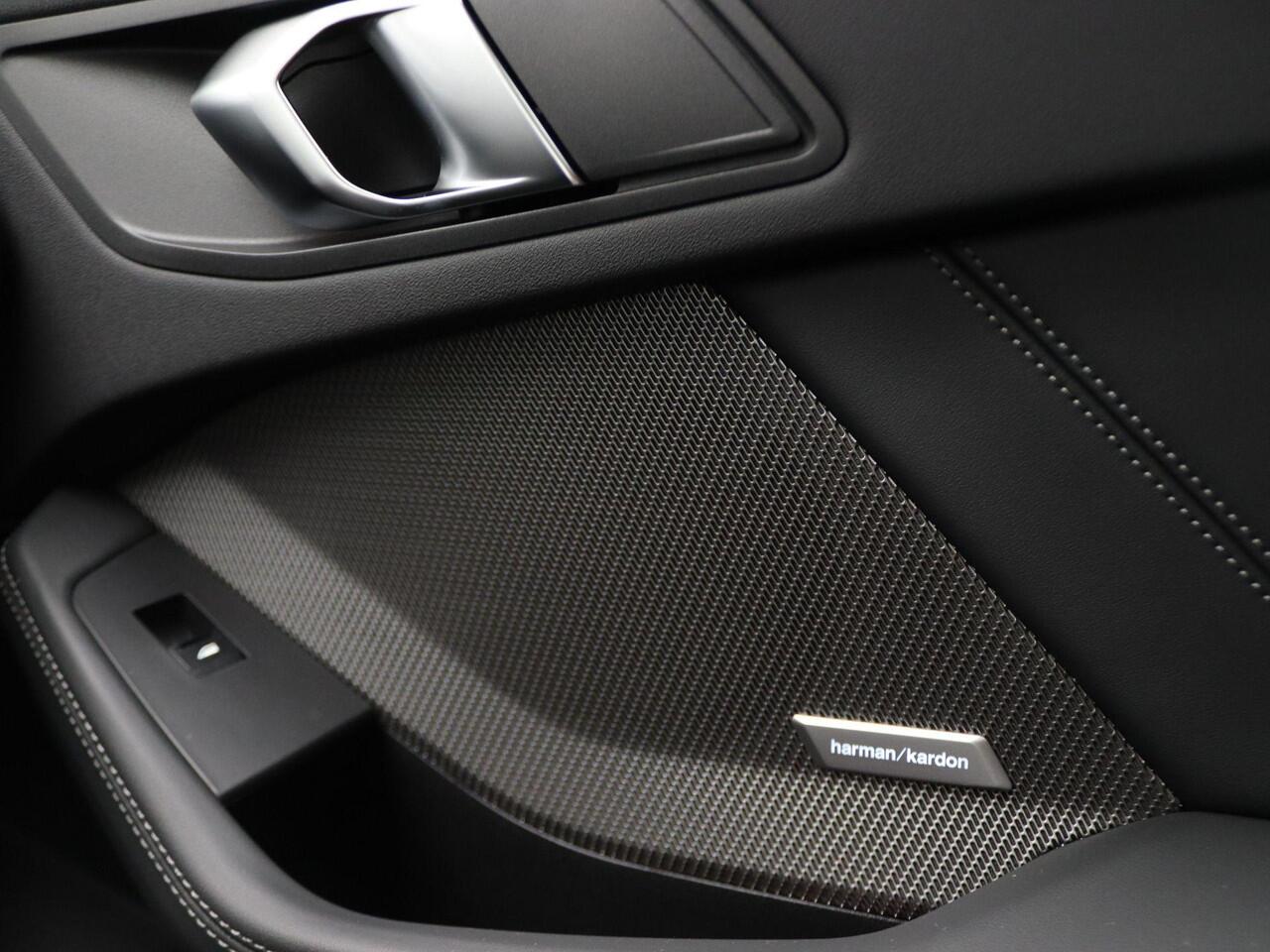 BMW 1-SERIE 120 M Sportpakket | Premium Pack | Stuurwielrand Verwarmd | Comfort Access | Panoramadak | Driving Assistant | Parking Assistant | Harman Kardon | 18'' |Ekris Selection