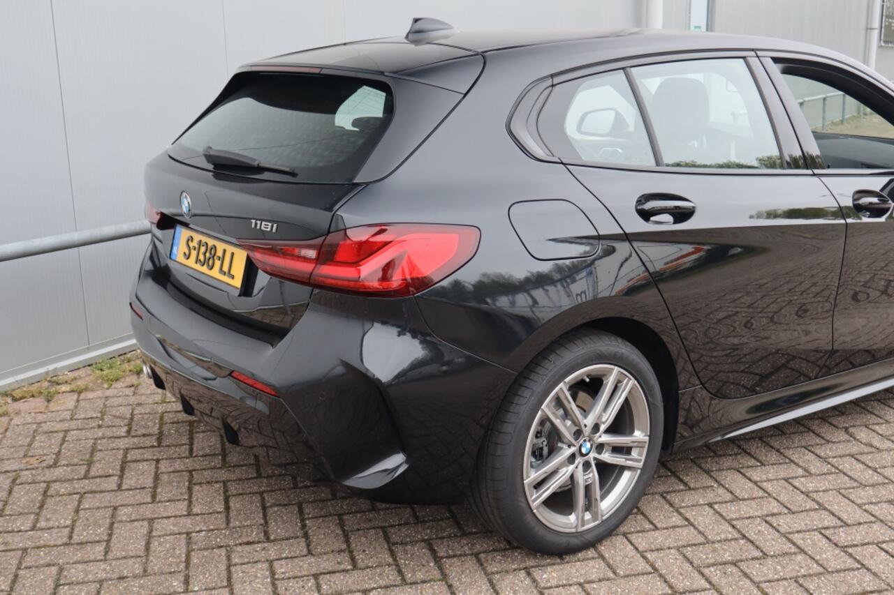 BMW 1-SERIE 118i M Sport I Geen Import I M pakket | Carplay | Compleet