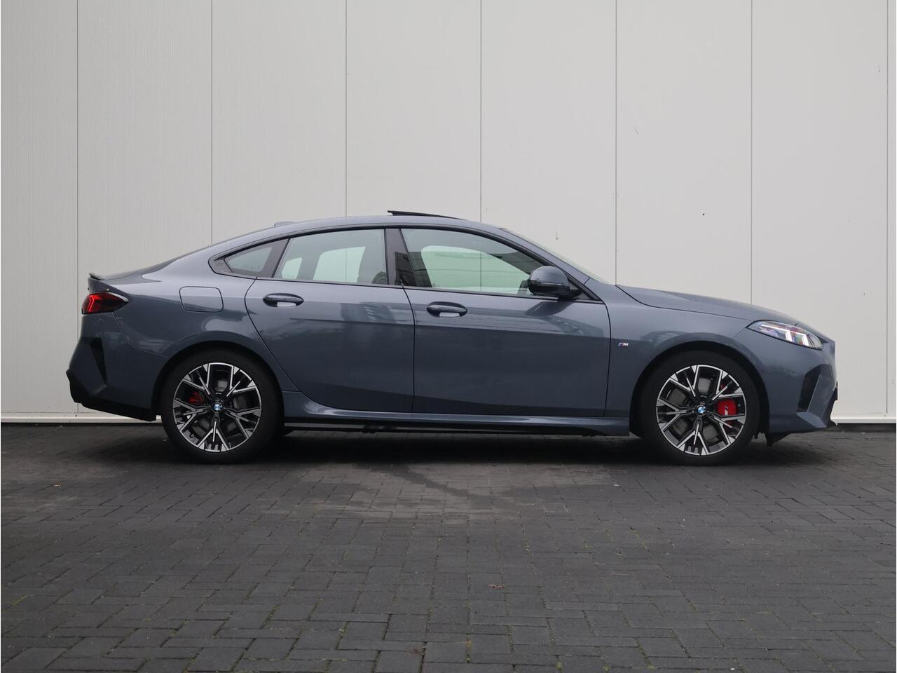 BMW 2-SERIE Gran Coupé 220 M Sportpakket Pro/ Stuurverwarming/ Panoramadak/ Harman-Kardon/ Head-Up/ Comfort Access