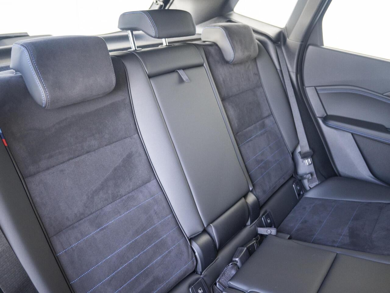 BMW 2-SERIE Active Tourer 225e xDrive | M Sport Pakket | Innovation Pack | 18" | Head-Up Display | Verwarmd Stuurwiel | Trekhaak | Ekris Selection