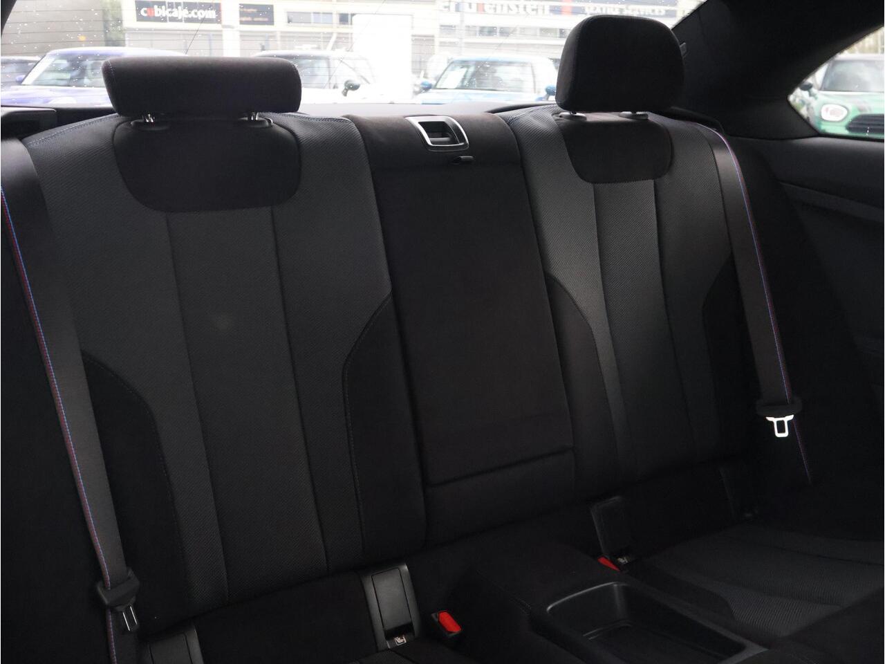 BMW 2-SERIE Coupé 220i | M Sportpakket Pro | Innovation Pack | Premium Pack