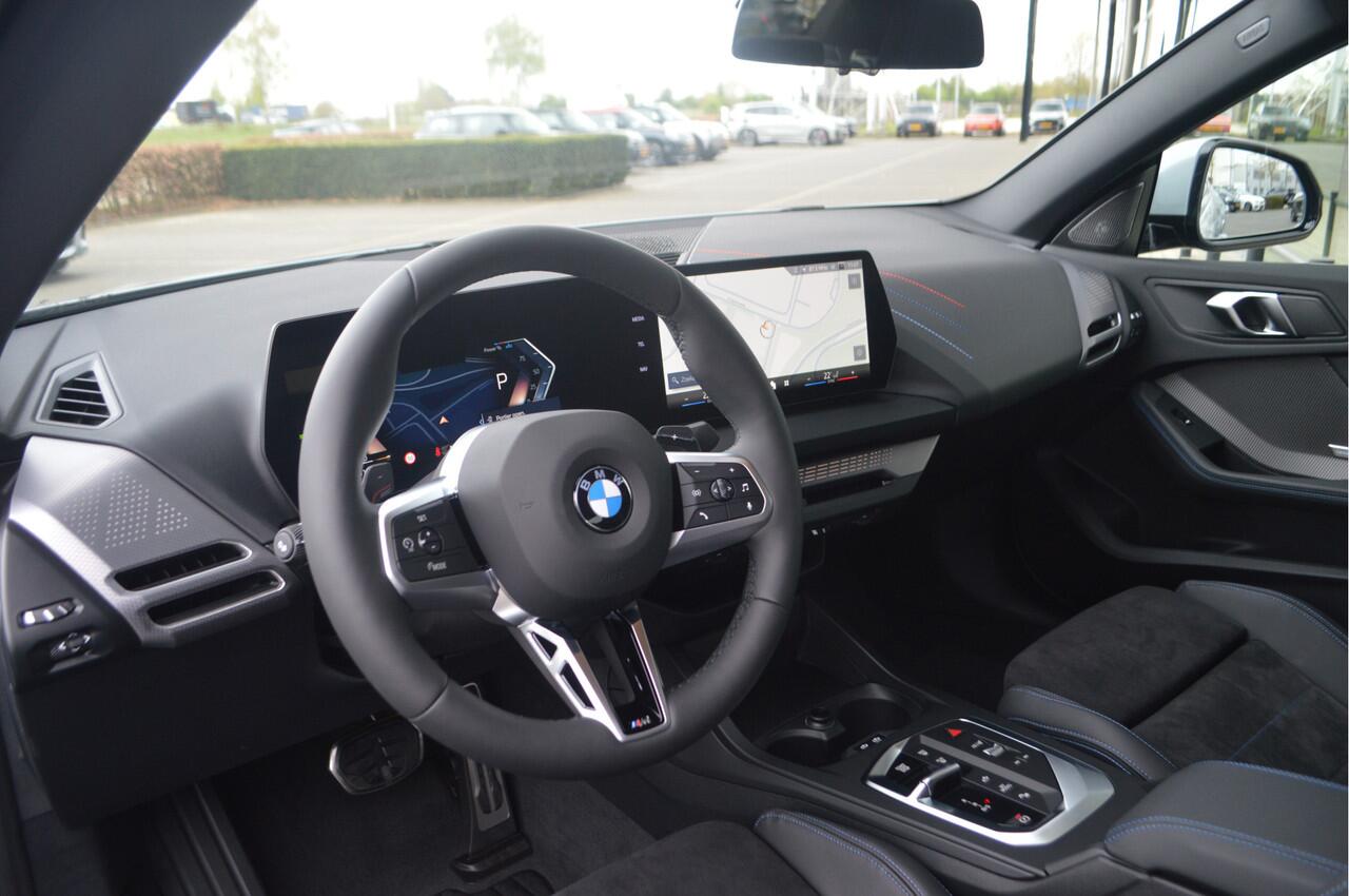 BMW 2-SERIE Gran Coupé 220 M Sport Automaat / Sportstoelen / Adaptieve LED / M Adaptief onderstel / Comfort Access / Parking Assistant / Stoelverwarming