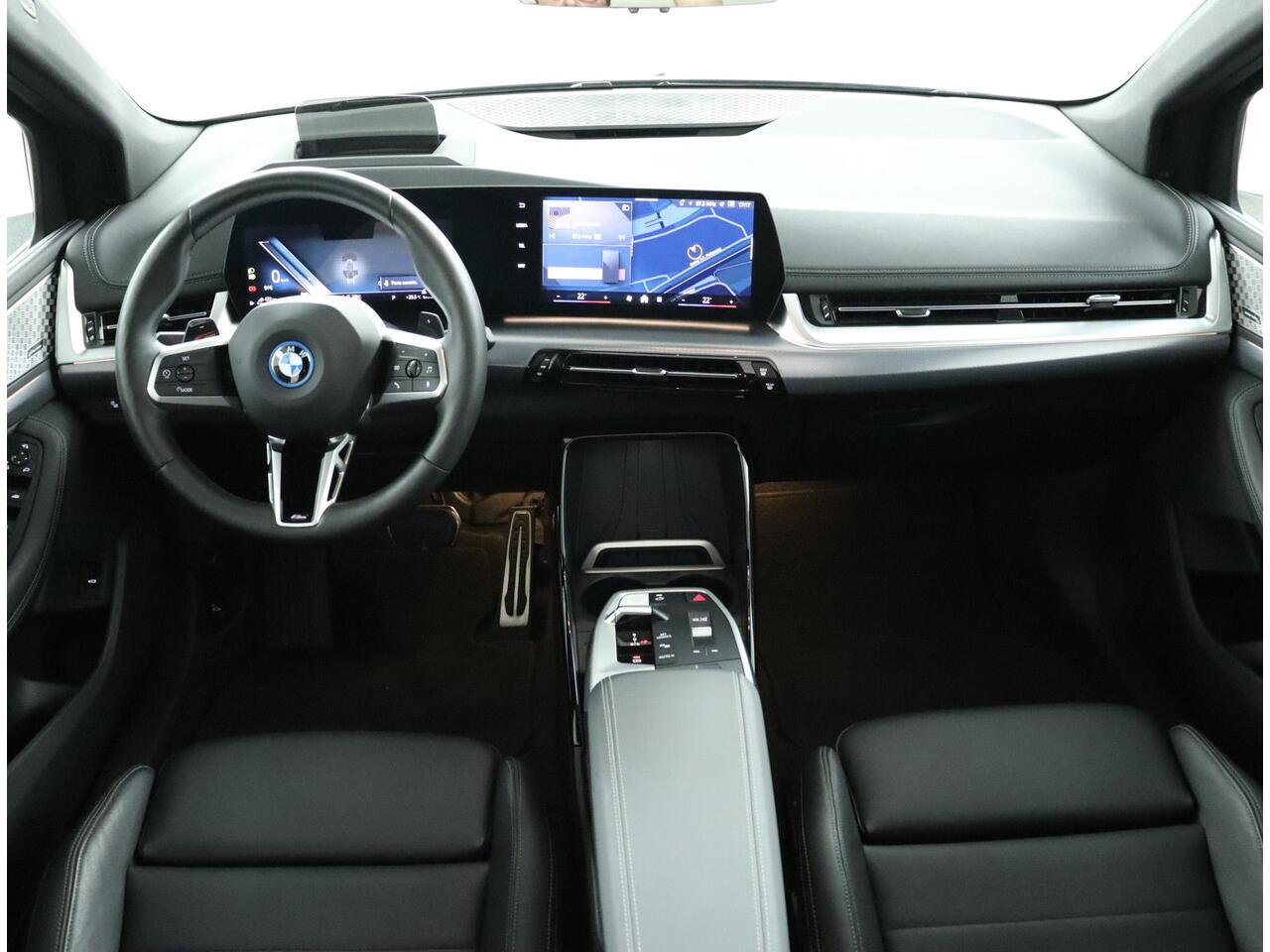 BMW 2-SERIE Active Tourer 225e xDrive M Sportpakket | Panoramadak | Harman/Kardon | Head Up Display