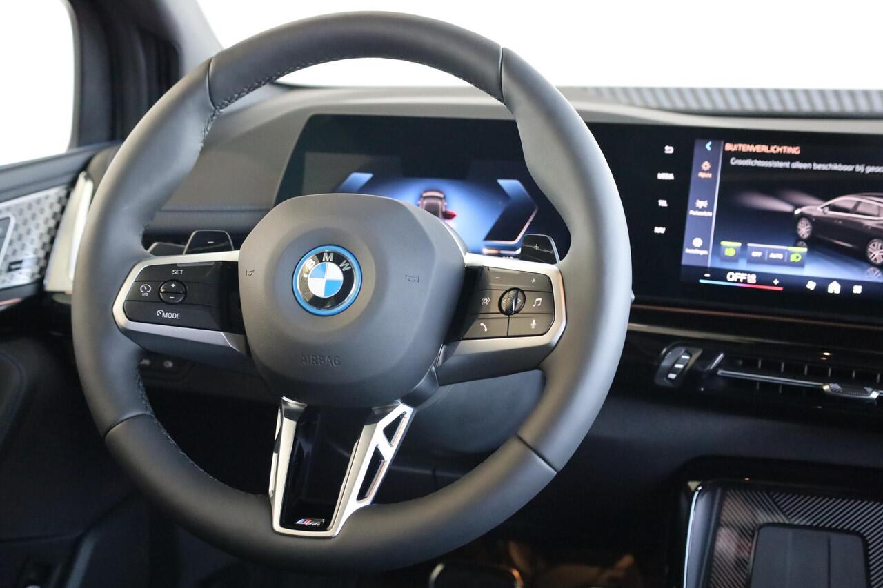 BMW 2-SERIE Active Tourer 225e xDrive M Sportpakket Pro | Driving Assitant Plus | Panoramadak | Trekhaak