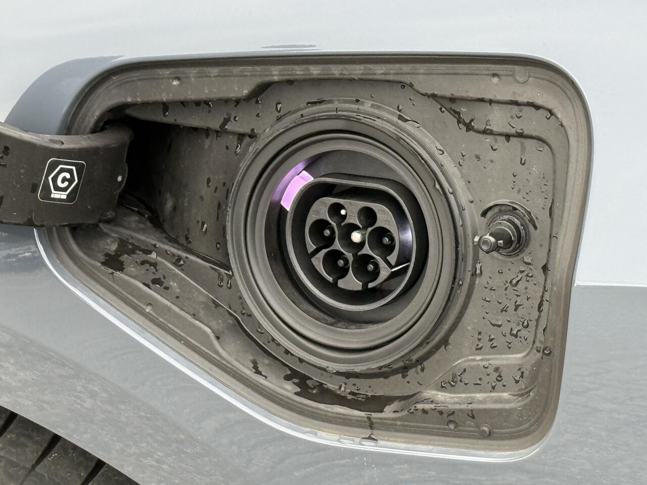 BMW 2-SERIE Active Tourer 225e xDrive | M-Sport | 18'' | Panorama | Camera | Sportstoel. | Stoelverw.