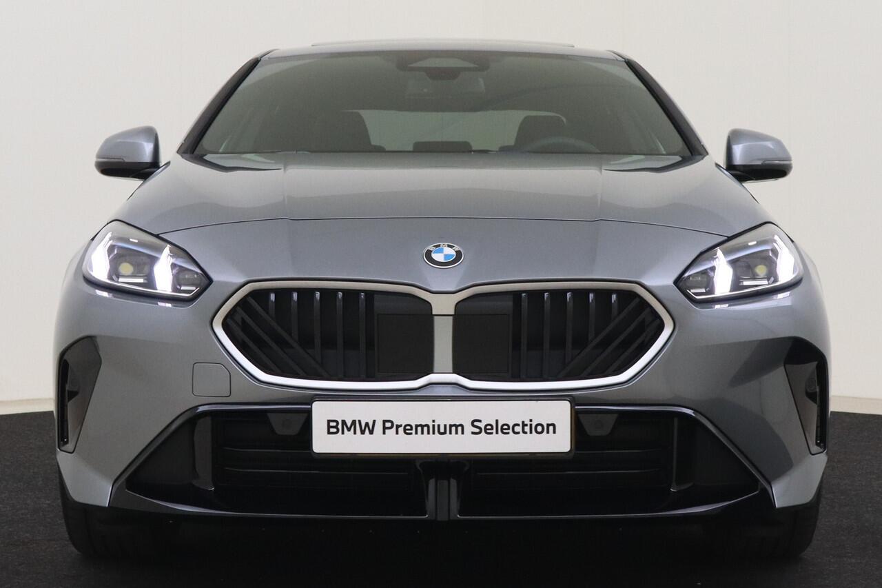 BMW 2-SERIE Gran Coupé 220 M Sport Automaat / Sportstoelen / Achteruitrijcamera / Adaptieve LED / M Adaptief onderstel / Comfort Access / Parking Assistant / Stoelverwarming