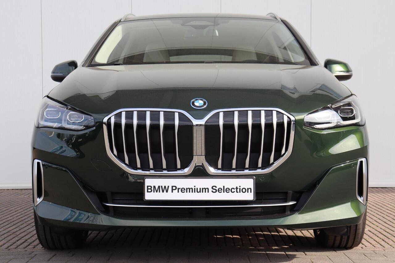 BMW 2-SERIE Active Tourer 225e xDrive Premium Pack/ Comfort Pack/ Travel Pack/ Panoramadak/ Verwarmd Stuurwiel/ Comfort Acces/ Elektrische Trekhaak/