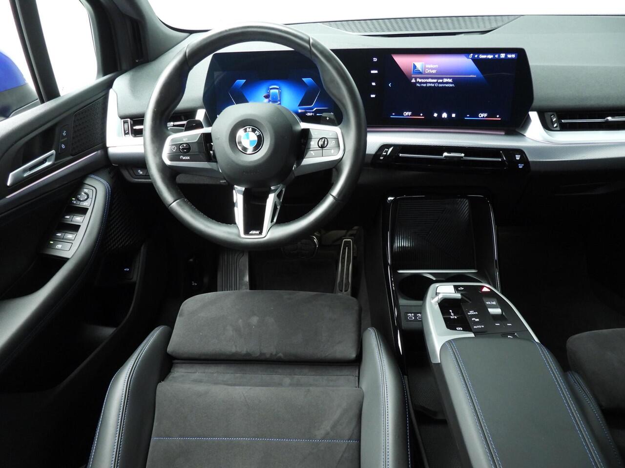 BMW 2-SERIE Active Tourer 218i | M-Sportpakket | LED | Navigatie | Sportstoelen | Chrome line | Clima | DAB | Alu 17 inch