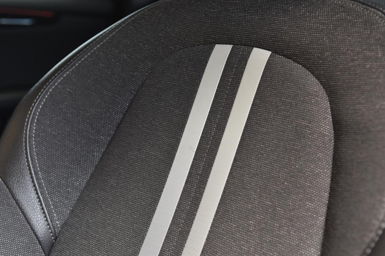 BMW 2-SERIE Active Tourer 218i Executive Edition * Head-up * Sportline uitvoering * LED * Facelift *