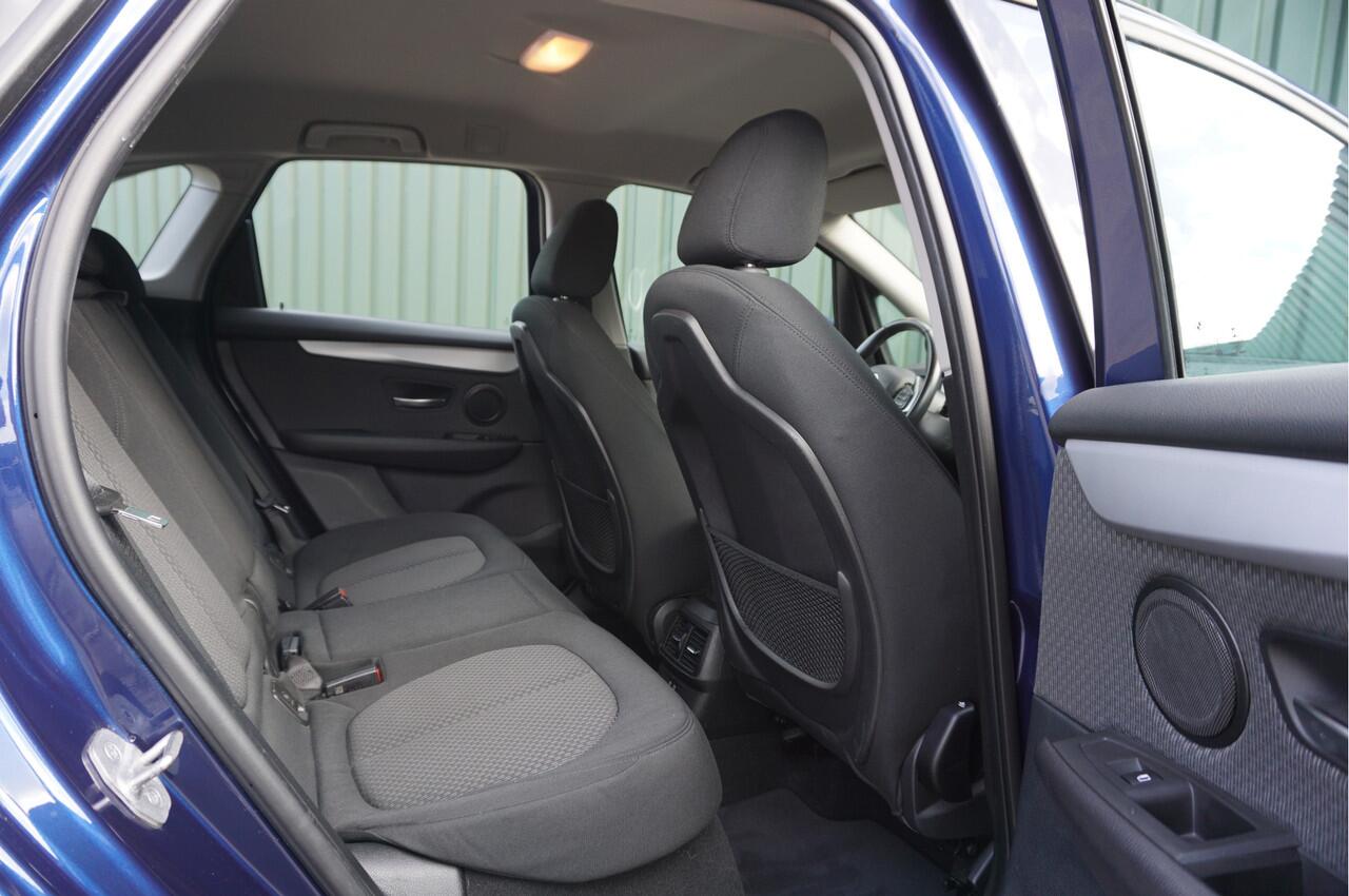 BMW 2-SERIE Active Tourer 225xe iPerformance PHEV - Plugin Hybrid + Navi/ Trekhaak/ Cruise/ Garantie!