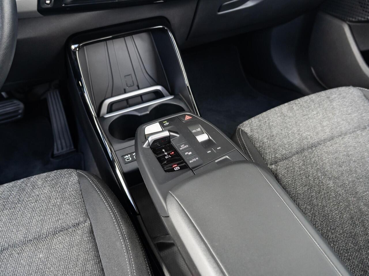 BMW 2-SERIE Active Tourer 218i | Innovation Pack | Parking Assistant Plus | Head-Up Display | Comfort Access | Isofix | 17''