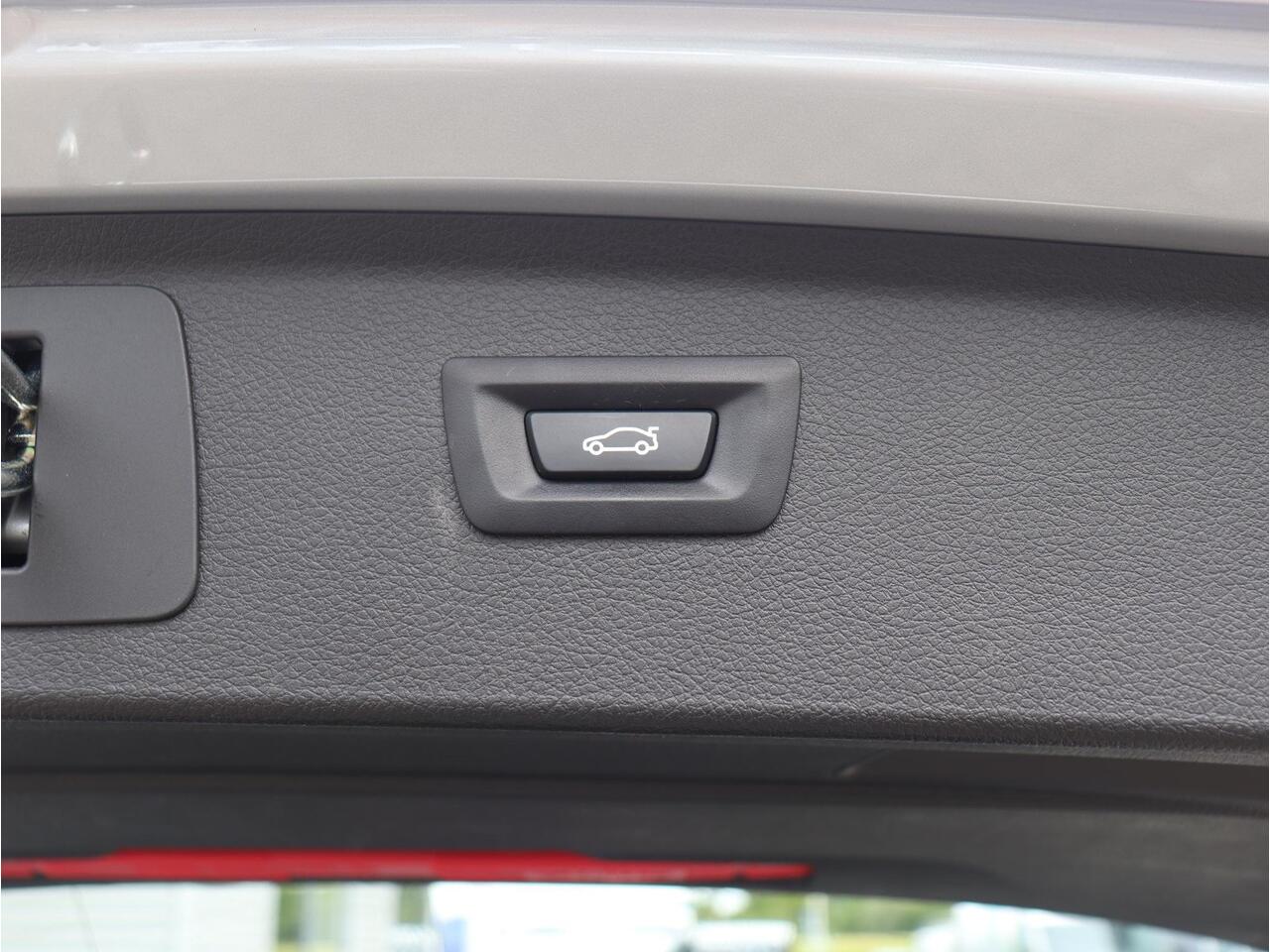 BMW 2-SERIE Active Tourer 218i | High Executive | Luxury Line | Head-Up | Hi-Fi | Stoelverwarming | Stuurwielverwarming | Climate Control | Navi Plus | 17'' LMV