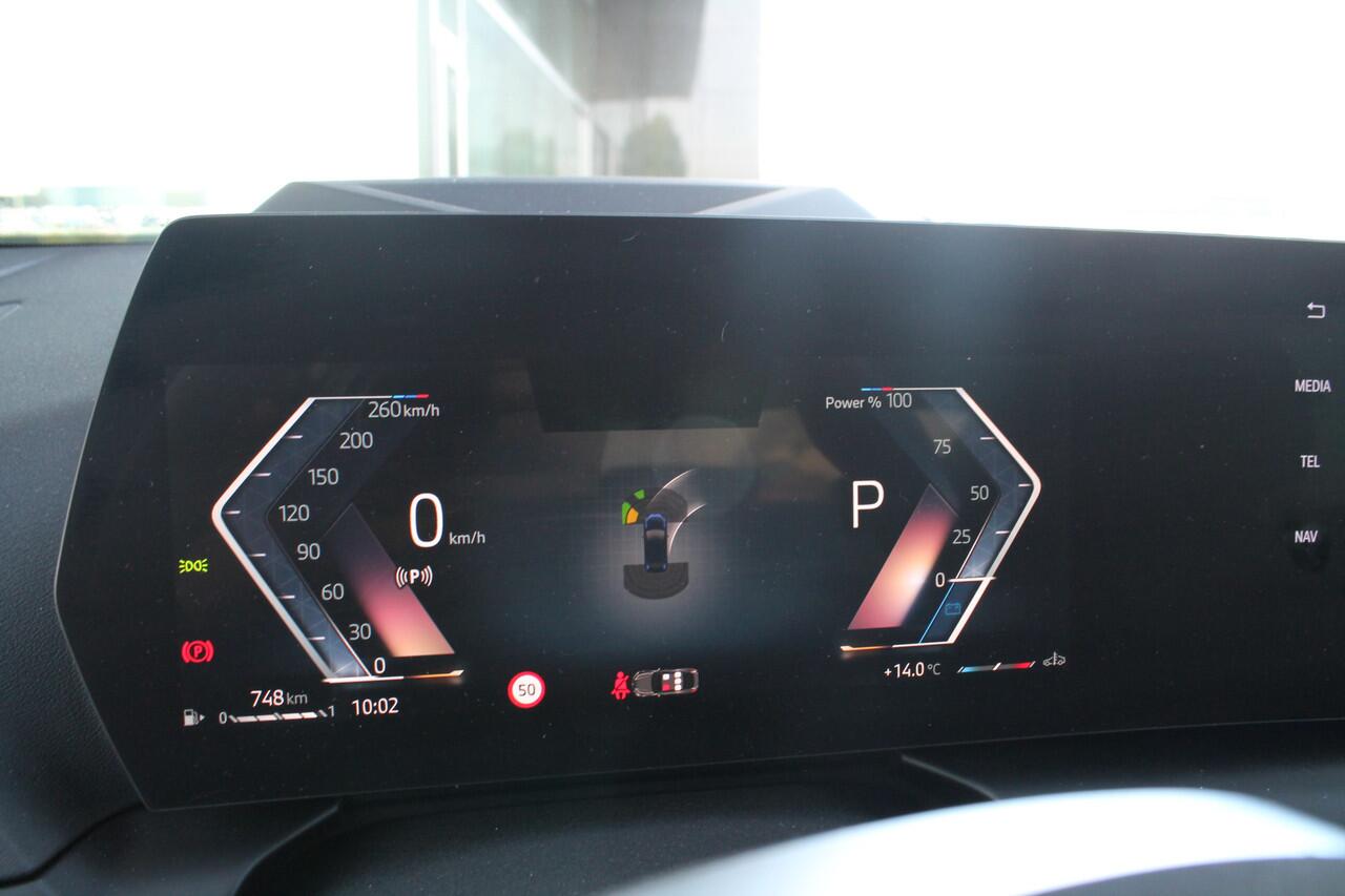 BMW 2-SERIE Gran Coupé 220 High Executive M Sport Automaat / Panoramadak / Sportstoelen / Adaptieve LED / M Adaptief onderstel / Comfort Access / Parking Assistant Plus