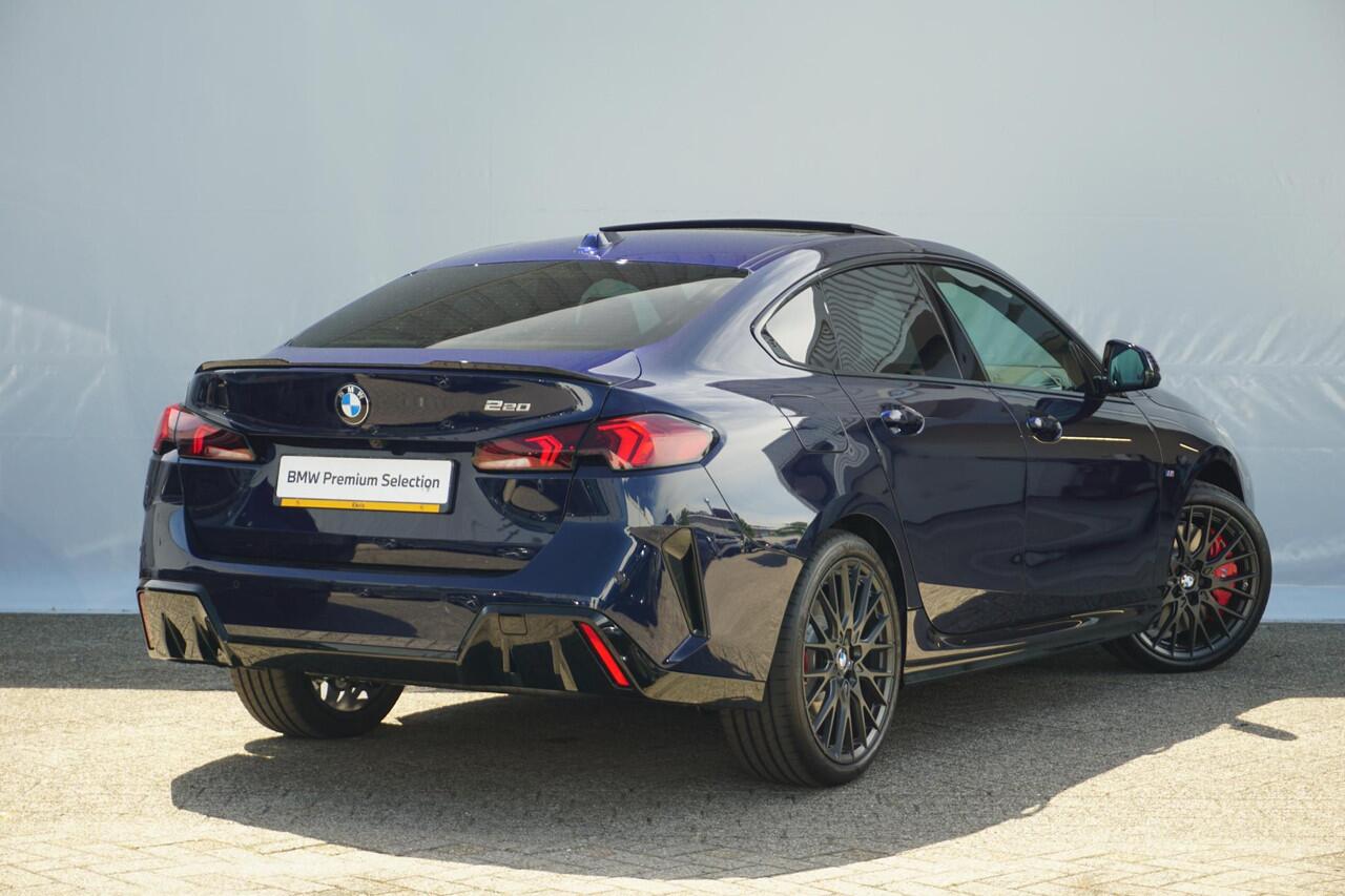 BMW 2-SERIE Gran Coupé 220 M Sportpakket Pro 19'' / Panoramadak / Driving Assistant Professional / Stuurwiel verwarmd | Ekris Selection