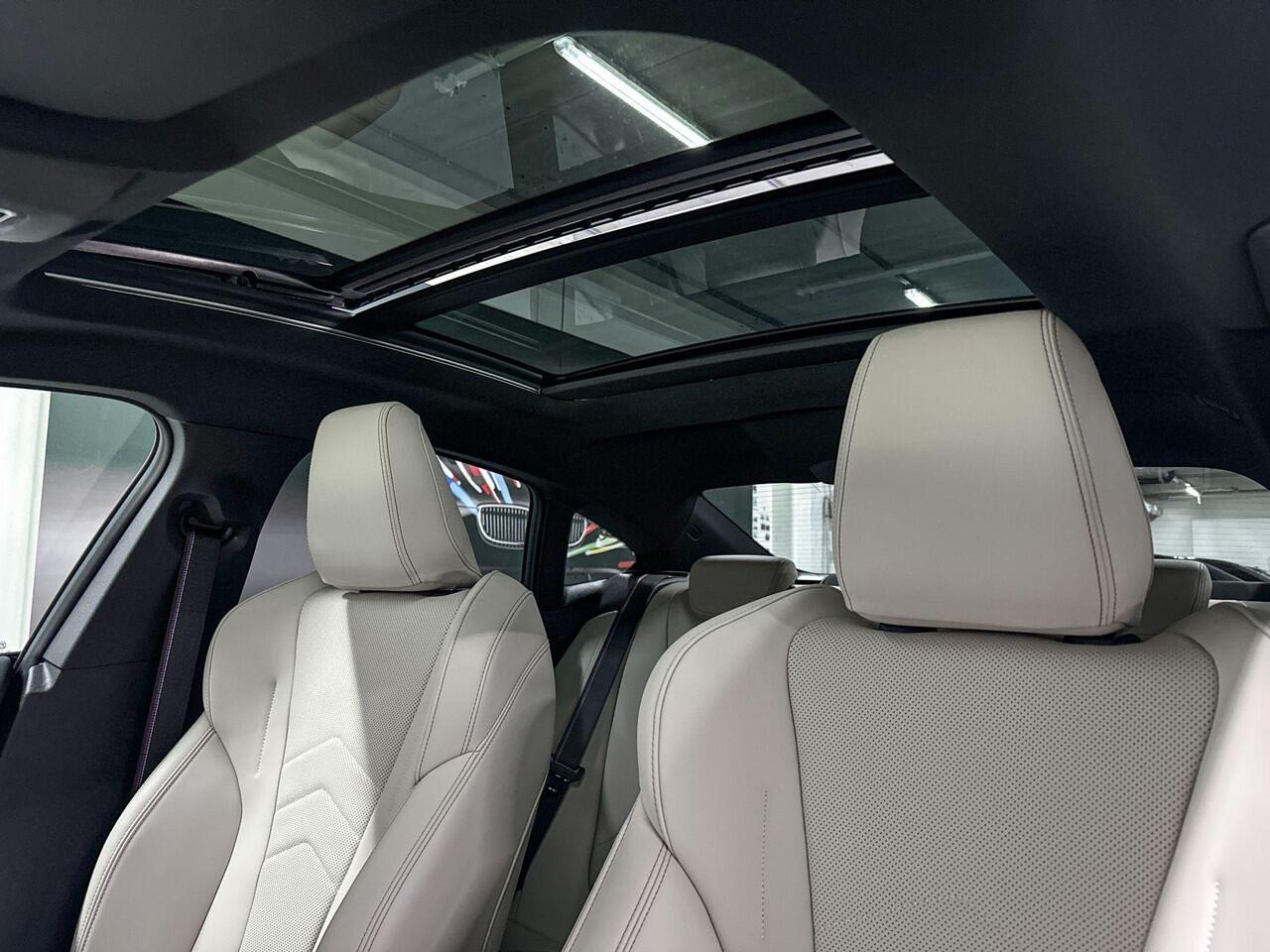 BMW 2-SERIE Gran Coupé 220 | M-Sport Pro | Premium Pack | Driving Assistant Plus | Harman/Kardon | Panoramadak | Comfort Access | Selections