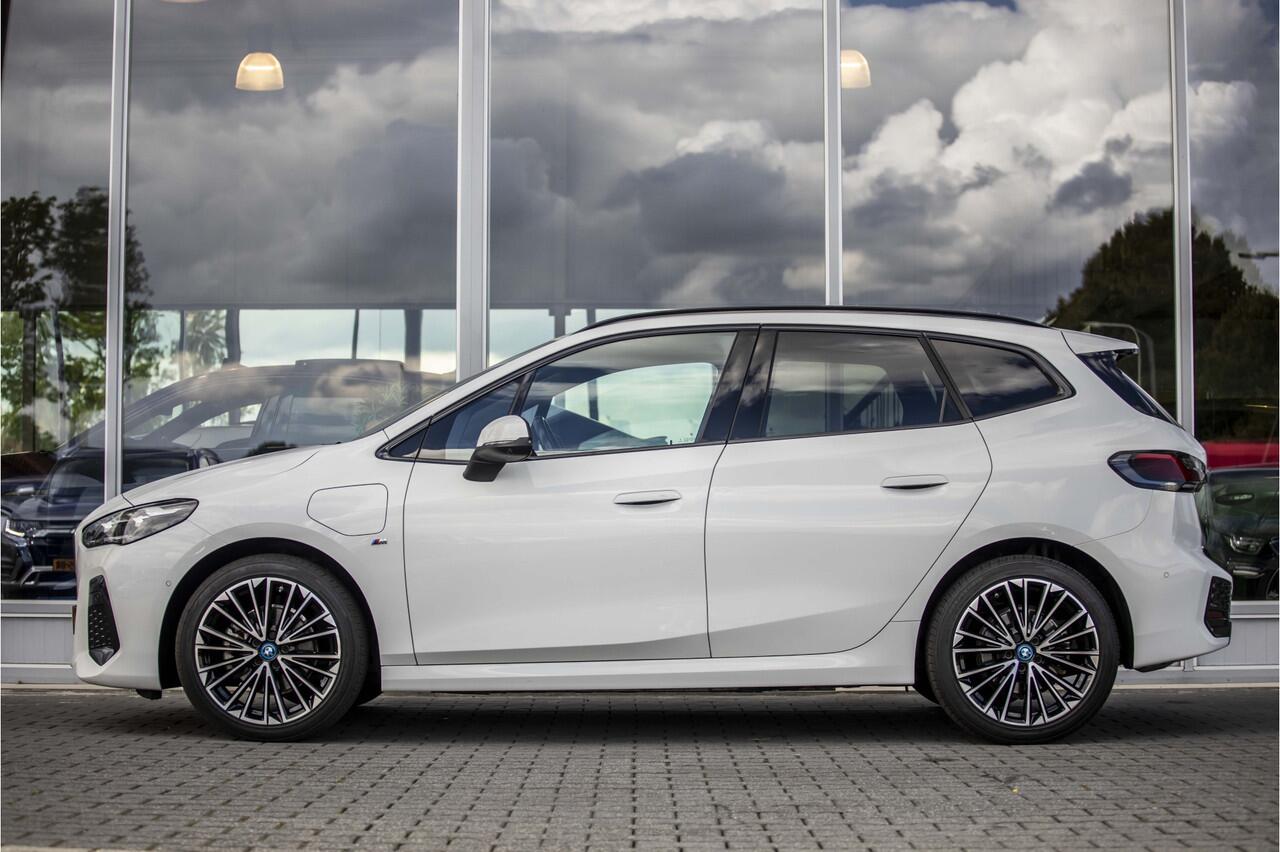 BMW 2-SERIE Active Tourer 225e xDrive | M-Sport | Pano | Head-up | 19"