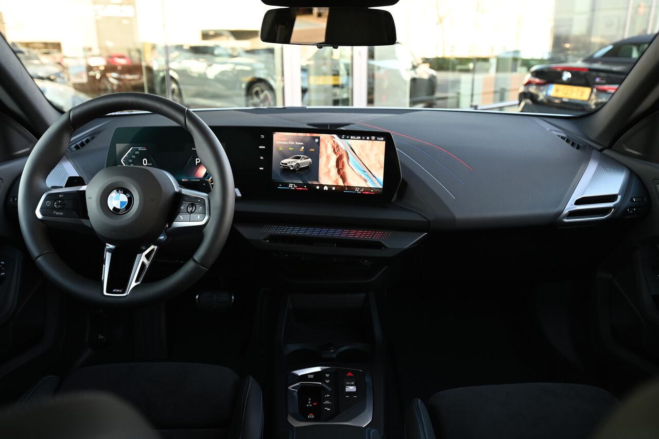 BMW 2-SERIE Gran Coupé 220 M Sport Automaat / Achteruitrijcamera / M Adaptief onderstel / Comfort Access / Adaptieve LED / Parking Assistant / Stoelverwarming