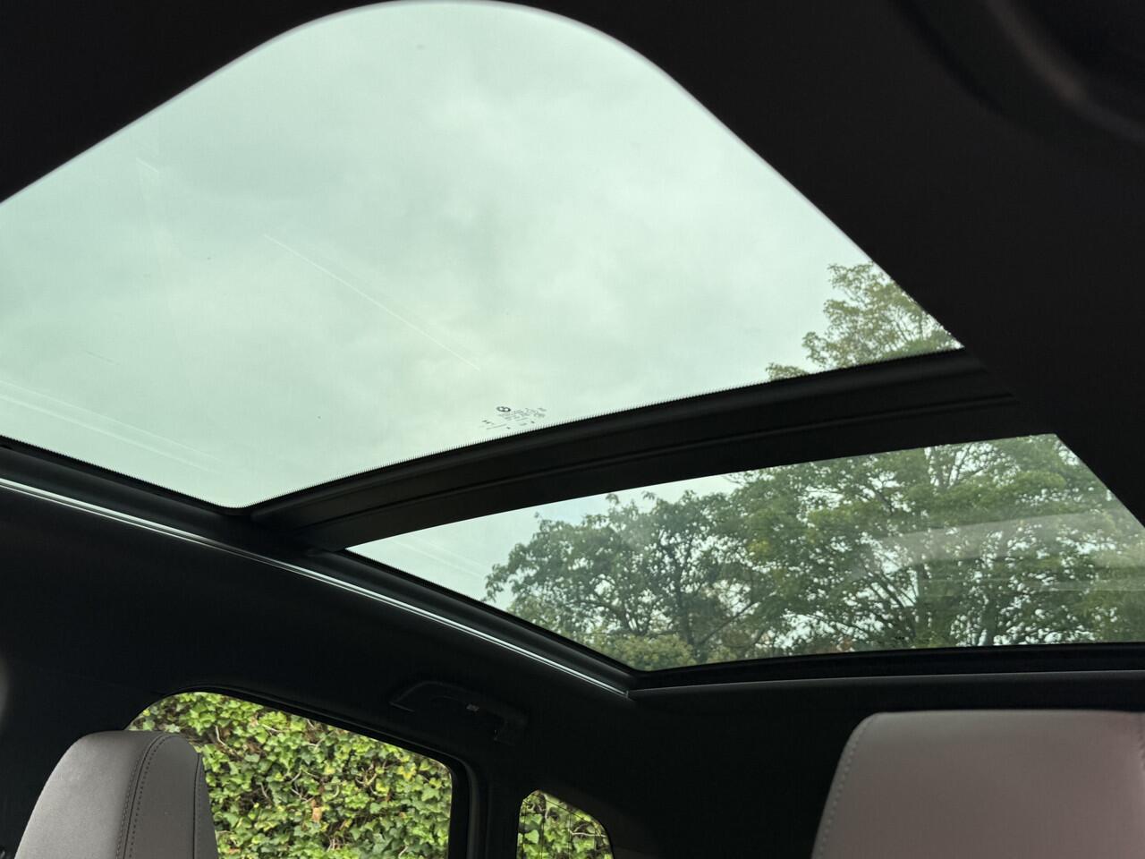 BMW 2-SERIE Active Tourer 225e xDrive | M-Sport | 18'' | Panorama | Camera | Sportstoel. | Stoelverw.