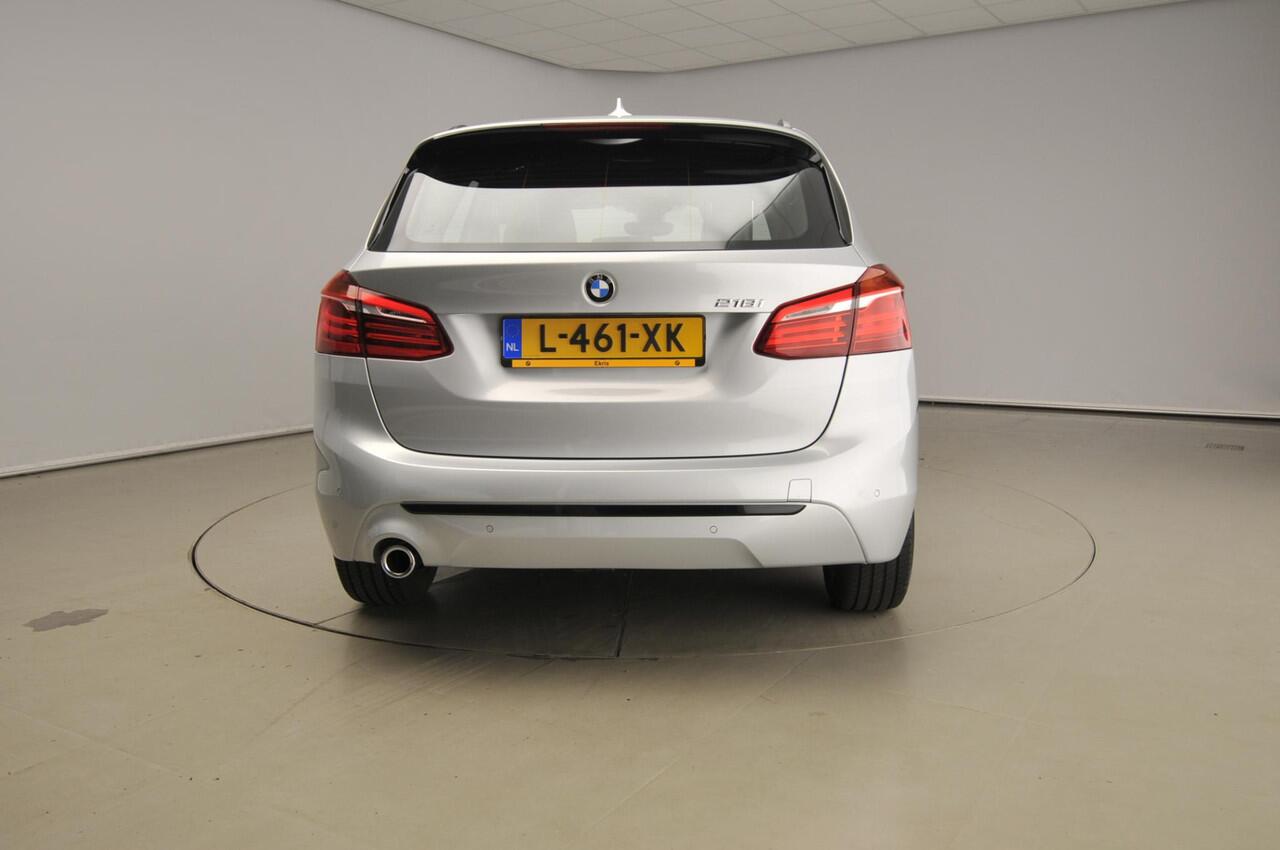 BMW 2-SERIE Active Tourer 218i Automaat Sportline / Trekhaak / PDC / Climate / Cruise / LED / Head-up / Sportstoelen / Alu wielen 17 inch