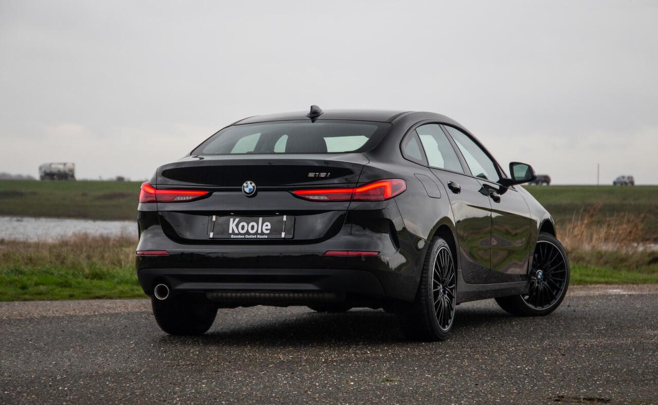 BMW 2-SERIE Gran Coupé 218i Introduction Edition NAVI / CARPLAY / LED / AUTOMAAT / N.A.P