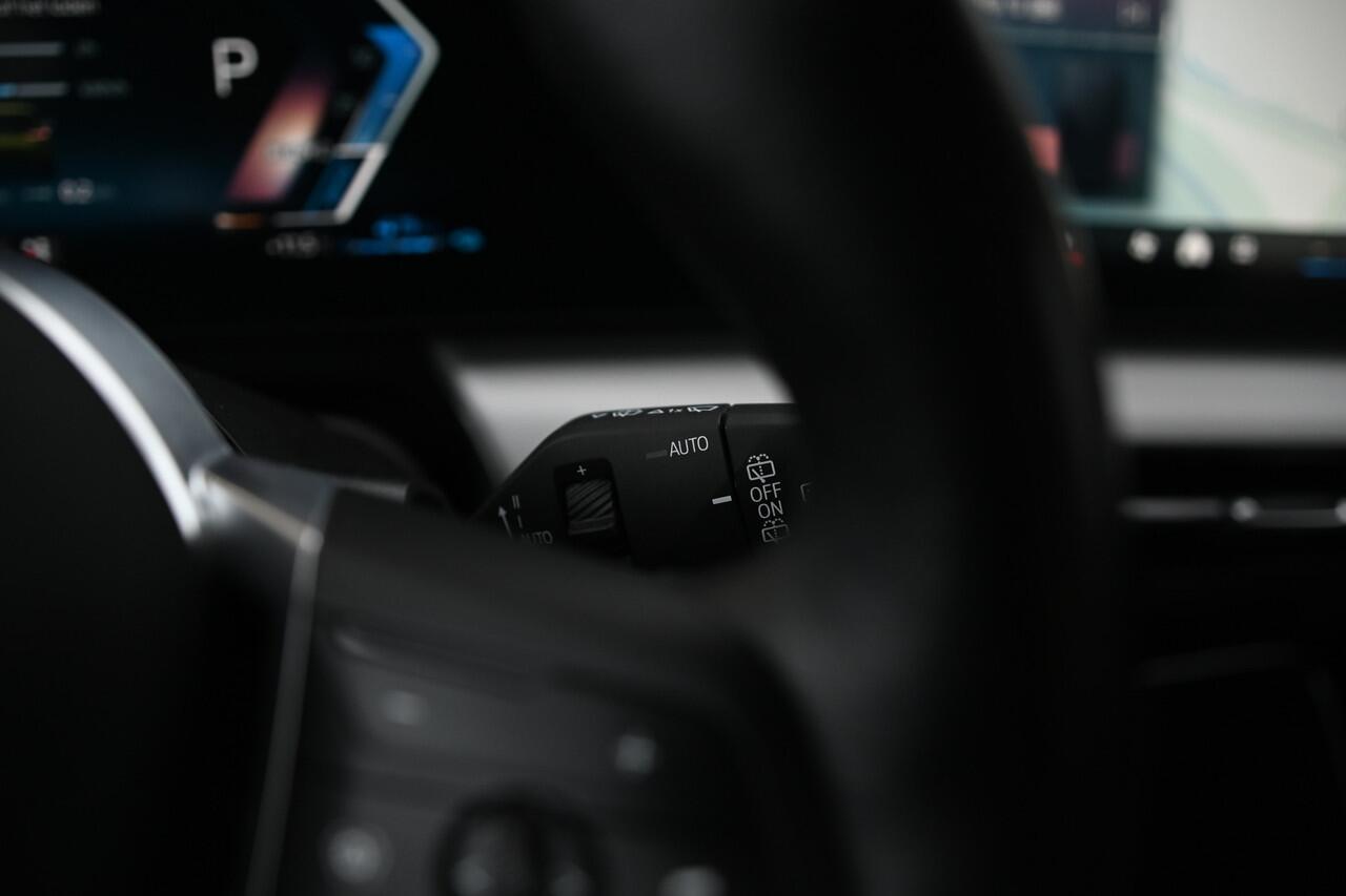 BMW 2-SERIE Active Tourer 225e xDrive Automaat / Sportstoelen / Trekhaak / Achteruitrijcamera / Comfort Access / Adaptieve LED / Stoelverwarming