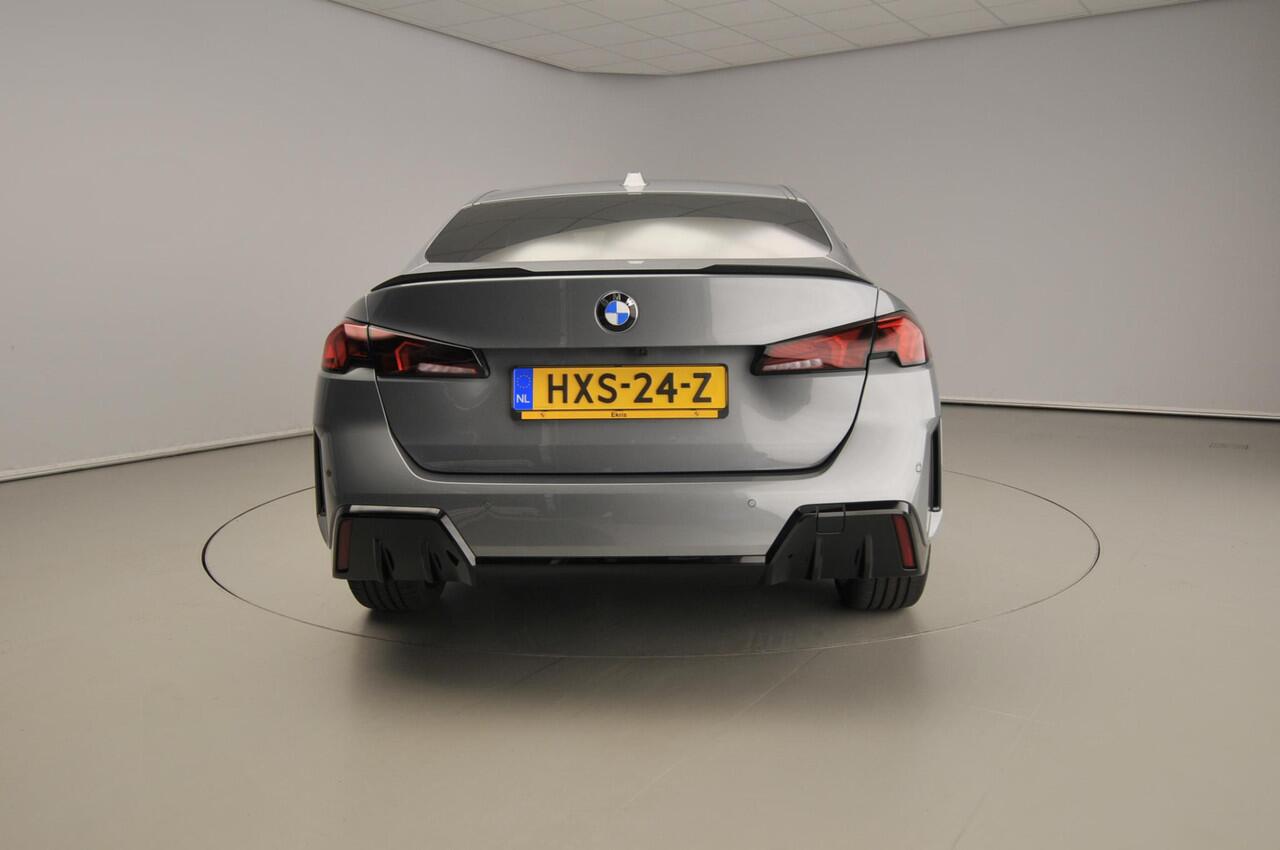 BMW 2-SERIE Gran Coupé 220 | M-Sportpakket | LED | Leder | Navigatie | Stoelverwarming | Keyles go | DAB | Alu 19 inch