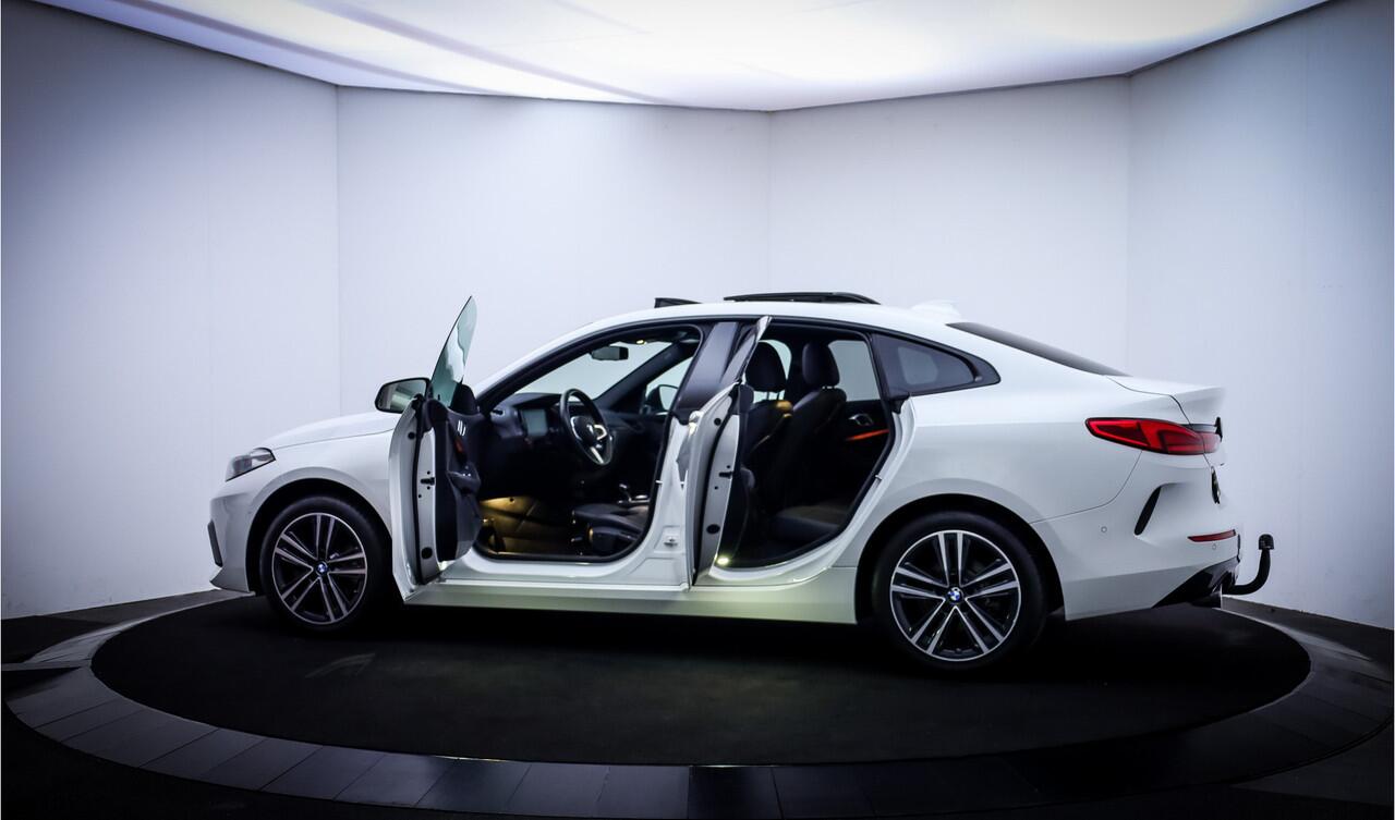 BMW 2-SERIE Gran Coupé 218iA High Executive PANO | LEDER | FULL LED | CAMERA | CARPLAY | HIFI | LMV 17'' | STOELVERW | AFN TREKHAAK