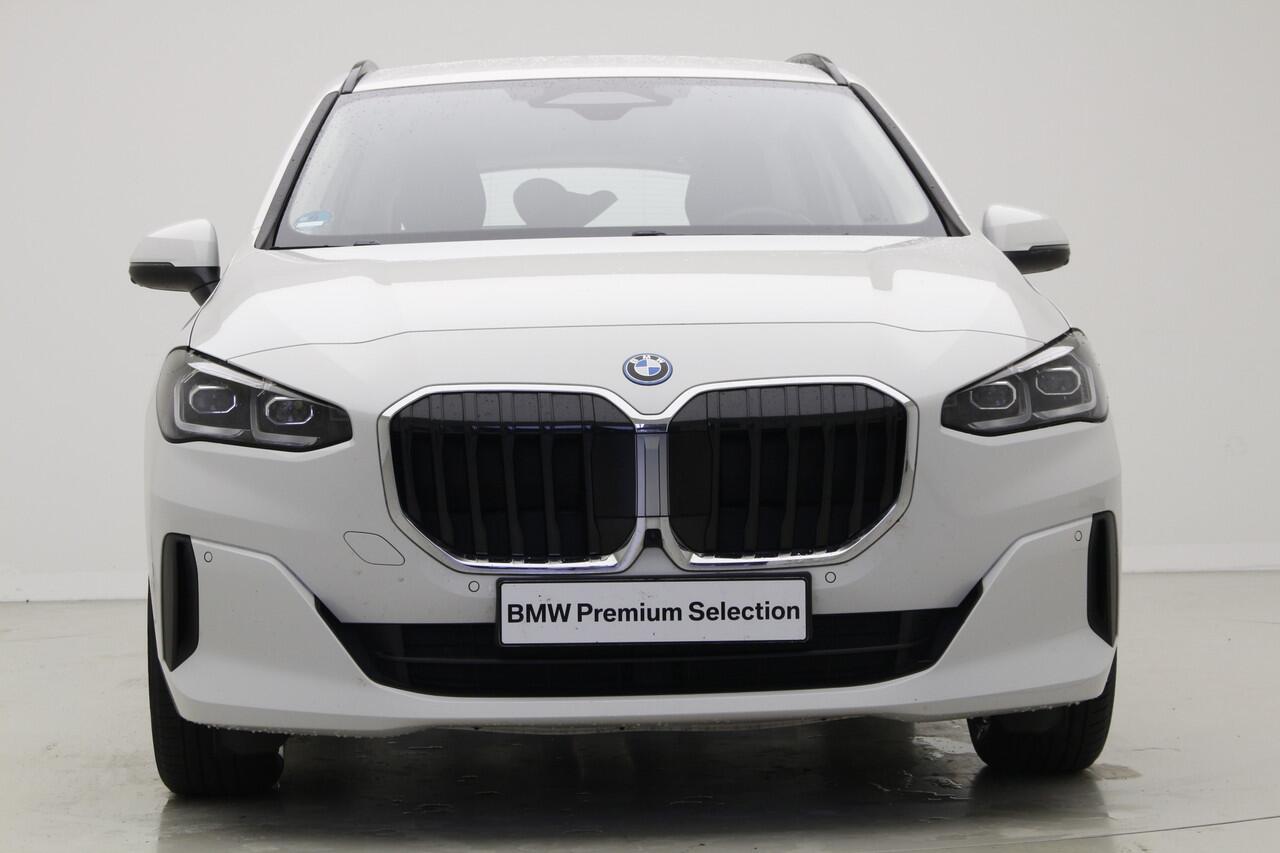 BMW 2-SERIE Active Tourer 225e xDrive | Driving Assistant Professional | Stoelverwarming |