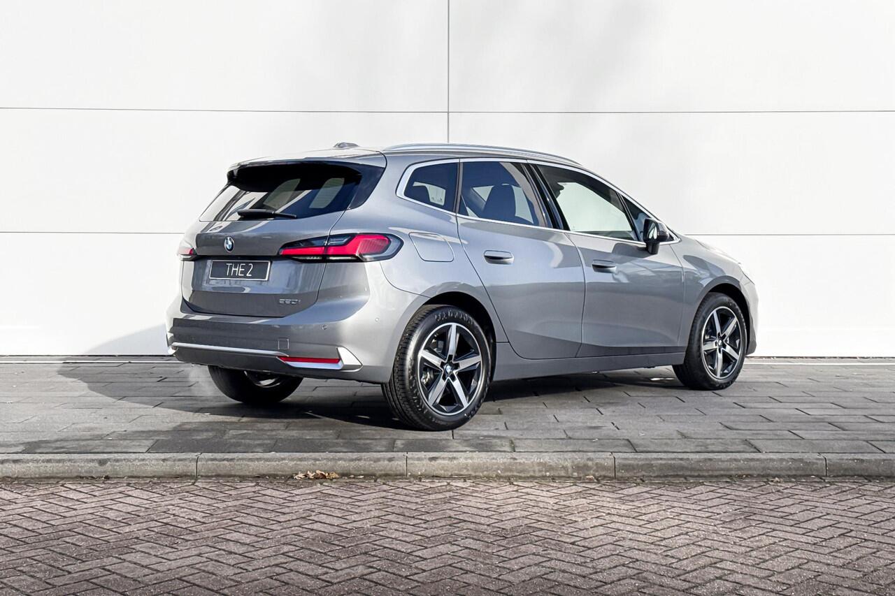 BMW 2-SERIE Active Tourer 220i | Luxury Line | Premium Pack | Travel Pack