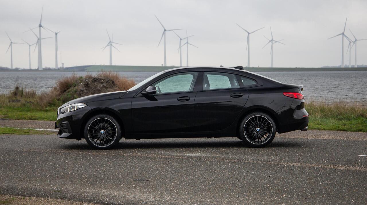 BMW 2-SERIE Gran Coupé 218i Introduction Edition NAVI / CARPLAY / LED / AUTOMAAT / N.A.P