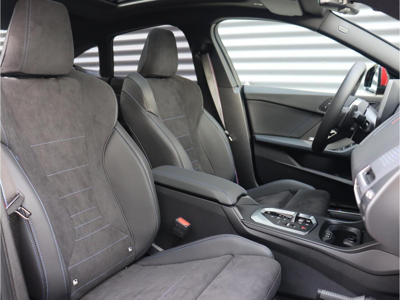 BMW 2-SERIE Gran Coupé 220 | M Sportpakket Pro | Panodak | Harman Kardon | Getint Glas | Premium Pack | Driving Assistant | Comfort Acces | 18'' LMV