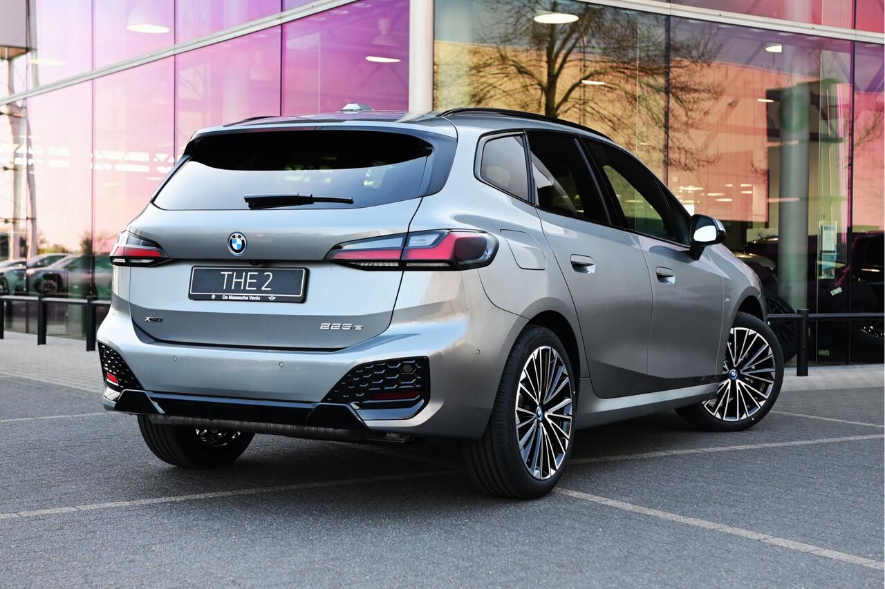 BMW 2-SERIE Active Tourer 225e xDrive High Executive M Sport Automaat / Trekhaak / Sportstoelen / Adaptieve LED / M Adaptief onderstel / Comfort Access / Parking Assistant Plus / Head-Up