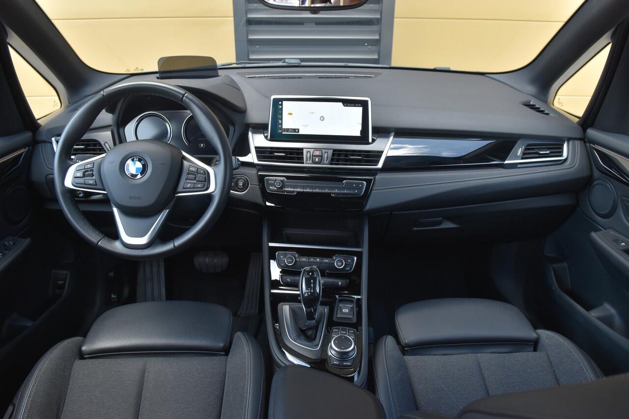 BMW 2-SERIE Active Tourer 218i Executive Edition * Head-up * Sportline uitvoering * LED * Facelift *