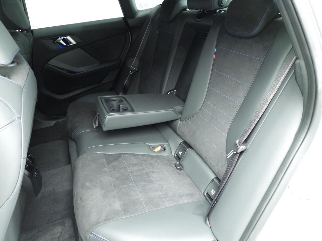 BMW 2-SERIE Gran Coupé 220 M-Sportpakket | LED | Navigatie | Active cruise | Stoelverwarming | Keyles go | DAB | Harman-kardon sound | Alu 19 inch