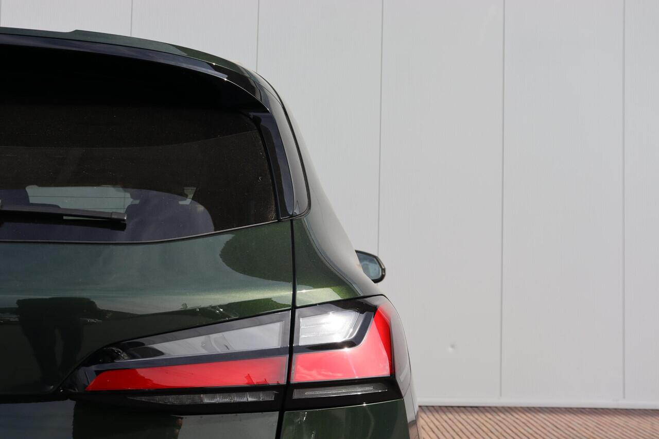 BMW 2-SERIE Active Tourer 225e xDrive Premium Pack/ Comfort Pack/ Travel Pack/ Panoramadak/ Verwarmd Stuurwiel/ Comfort Acces/ Elektrische Trekhaak/