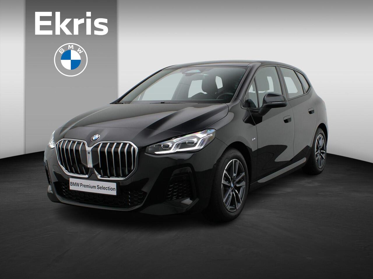 BMW 2-SERIE Active Tourer 220i M Sportpakket | Achteruitrijcamera | Parking Assistant | Elektrisch verwarmde voorstoelen | 17''