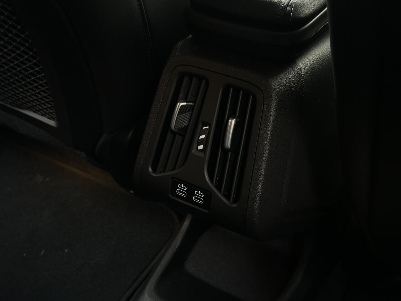 BMW 2-SERIE Active Tourer 225e xDrive Alcanatra/Leder/Stoelverwarming/Camera.