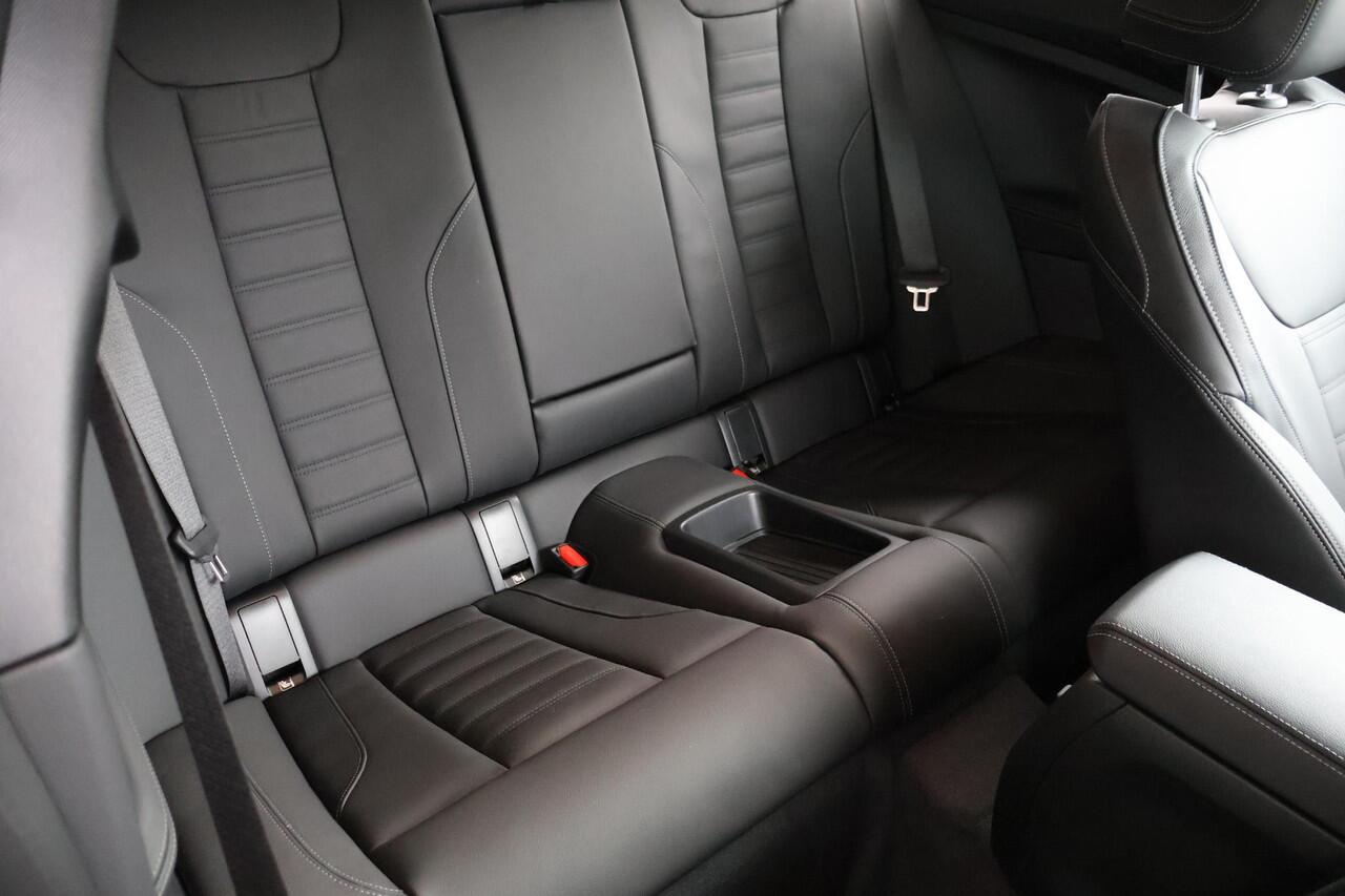 BMW 2-SERIE Coupé 218i Individual Frozen Pure Grey | M Sportpakket | Stuur- en stoelverwarming | Harman Kardon | Innovation Pack | Comfort Pack