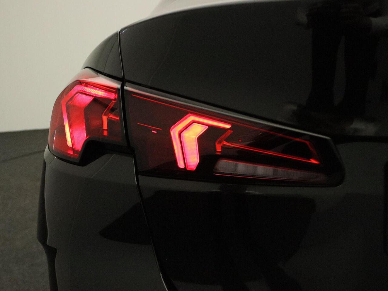 BMW 2-SERIE Gran Coupé 220 Driving Assistant Plus | Sportstoelen voor | Achteruitrijcamera | Premium Pack | 17" | Ekris Selection