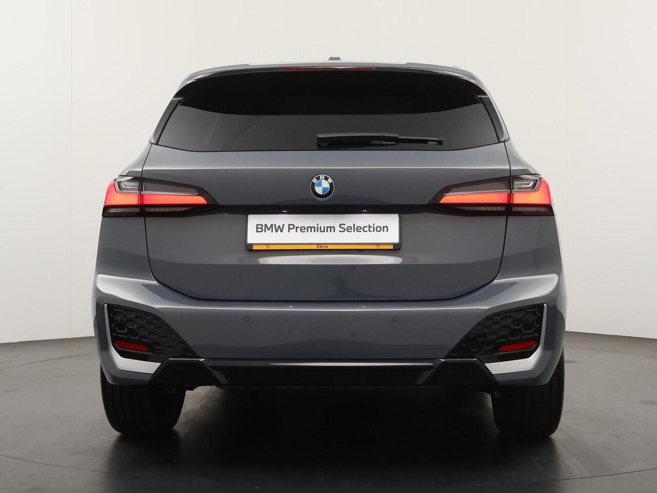 BMW 2-SERIE Active Tourer 220i | M Sportpakket | Travel pack | Comfort Acces | Elektrisch verwarmde voorstoelen